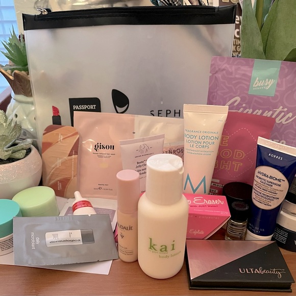 Sephora Other - NEW bundle of 22 beauty samples and Sephora rubber reusable waterproof bag 💄💋